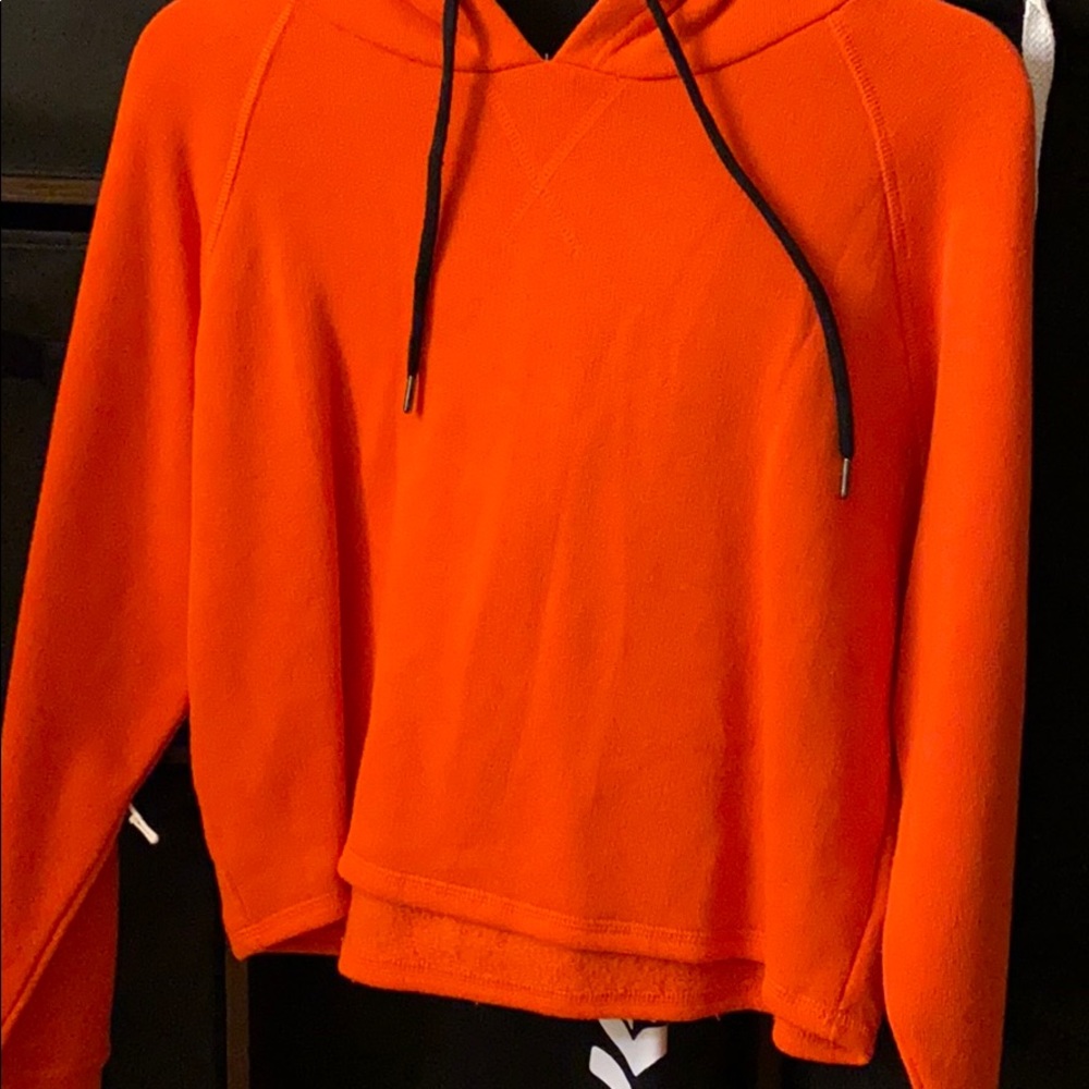 2 west coast crop top sweatshirts